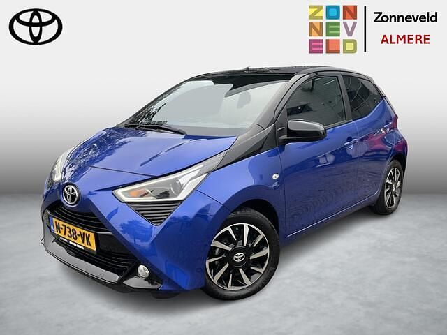 Blauw Gebruikt 2022 Toyota Aygo X-cite Hatchback | € 14.499 (Eerlijke prijs) - Afbeelding 1/4