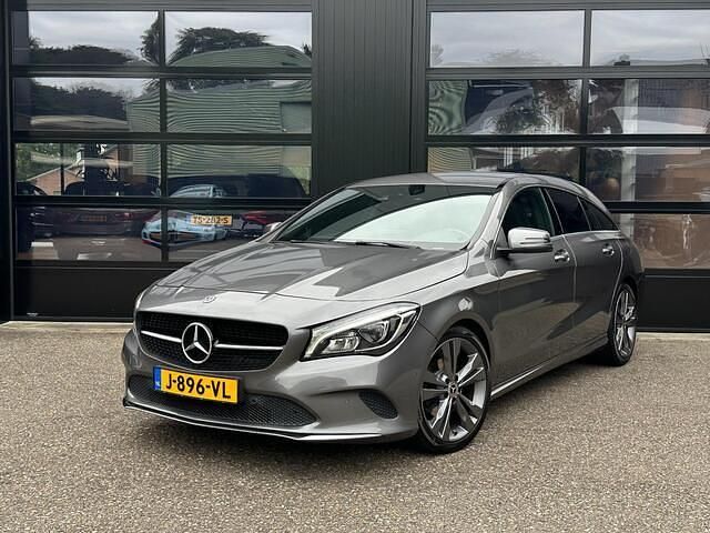 Grijs Gebruikt 2018 Mercedes CLA180 Shooting Brake Stationwagen | € 16.999 (Super prijs) - Afbeelding 1/4