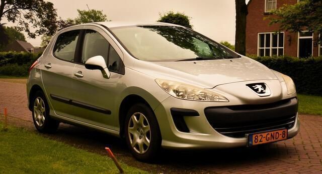 Grijs Gebruikt 2008 Peugeot 308 Hatchback | € 1.500 (Eerlijke prijs) - Afbeelding 1/4