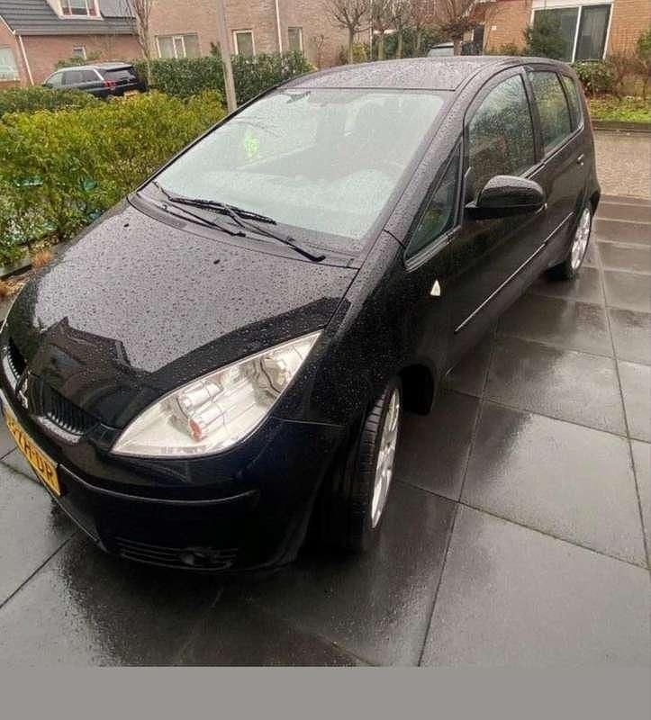 Zwart Gebruikt 2007 Mitsubishi Colt Inform Hatchback | € 1.990 (Goede deal) - Afbeelding 1/4
