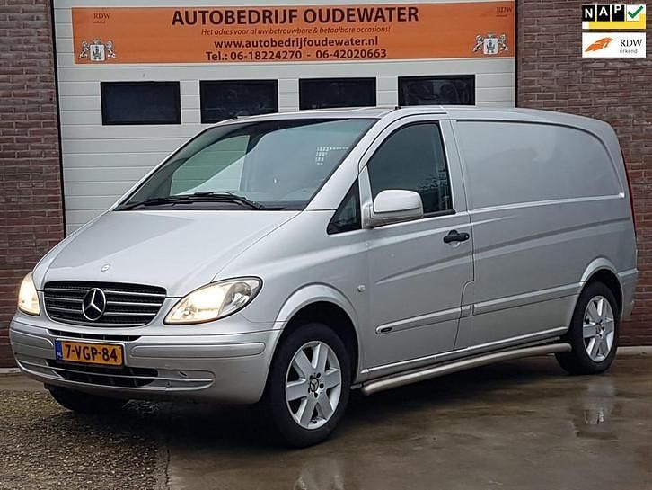Zilver Gebruikt 2010 Mercedes 320 | € 5.995 (Eerlijke prijs) - Afbeelding 1/4