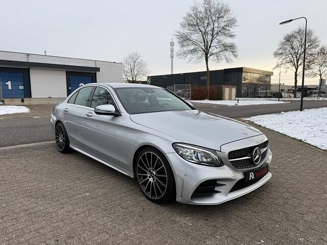 Grijs Gebruikt 2019 Mercedes C180 AMG Sedan | € 24.995 (Super prijs) - Afbeelding 1/4