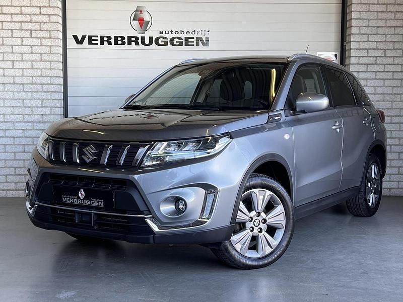 Grijs Gebruikt 2020 Suzuki Vitara SUV | € 20.950 (Eerlijke prijs) - Afbeelding 1/4