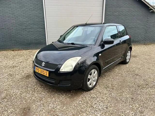 Zwart Gebruikt 2008 Suzuki Swift Hatchback | € 1.950 (Eerlijke prijs) - Afbeelding 1/4