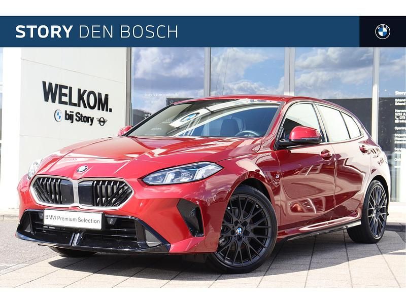 Rood Gebruikt 2025 BMW 120 Comfort Edition Hatchback | € 41.950 (Goede deal) - Afbeelding 1/4