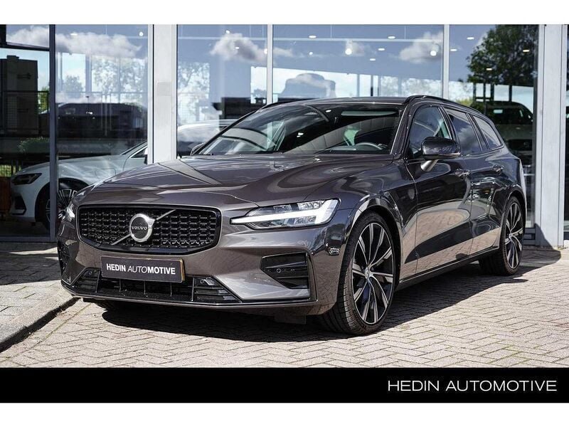 Grijs Gebruikt 2024 Volvo V60 Plus Stationwagen | € 52.995 - Afbeelding 1/4