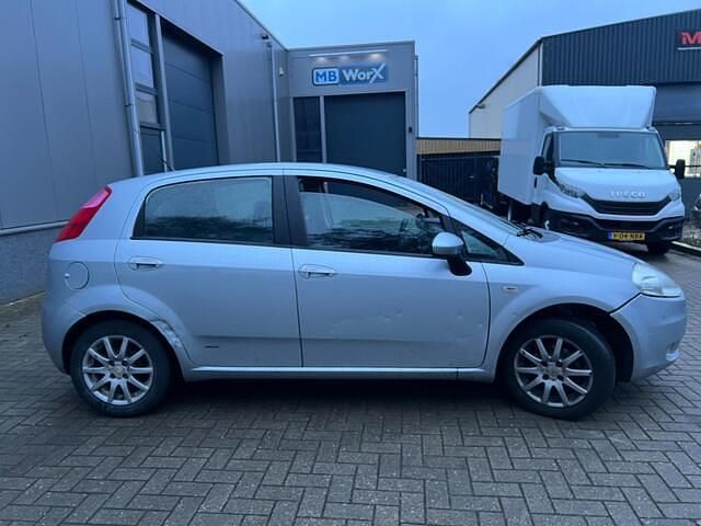 Occasion Fiat Grande Punto Dynamic 77 PK (56 kW) 2007 Grijs Hatchback