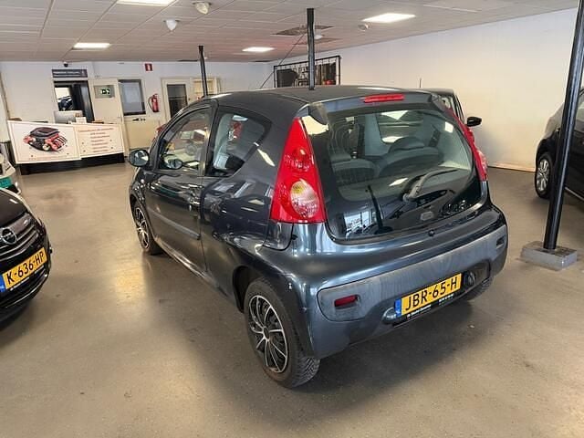 Occasion Peugeot 107 68 PK (50 kW) 2007 Grijs (metallic) Hatchback