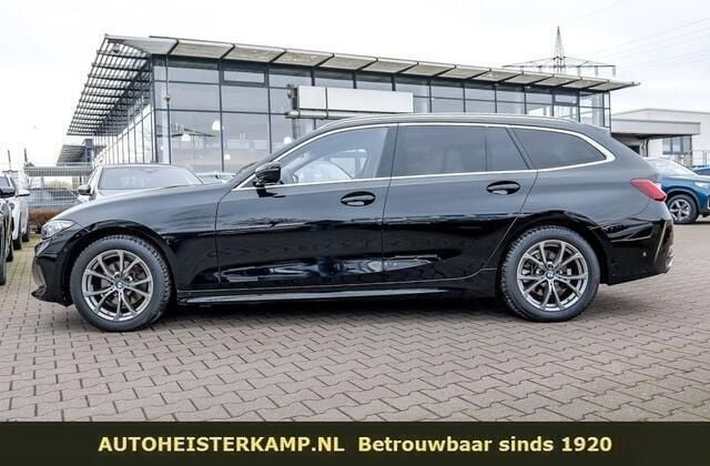 Zwart Gebruikt 2024 BMW 320 Stationwagen | € 53.950 - Afbeelding 1/4