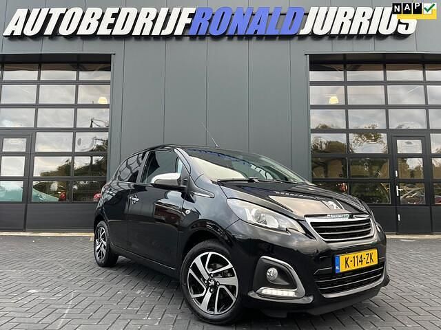 Zwart Gebruikt 2021 Peugeot 108 Allure Hatchback | € 10.999 (Eerlijke prijs) - Afbeelding 1/4