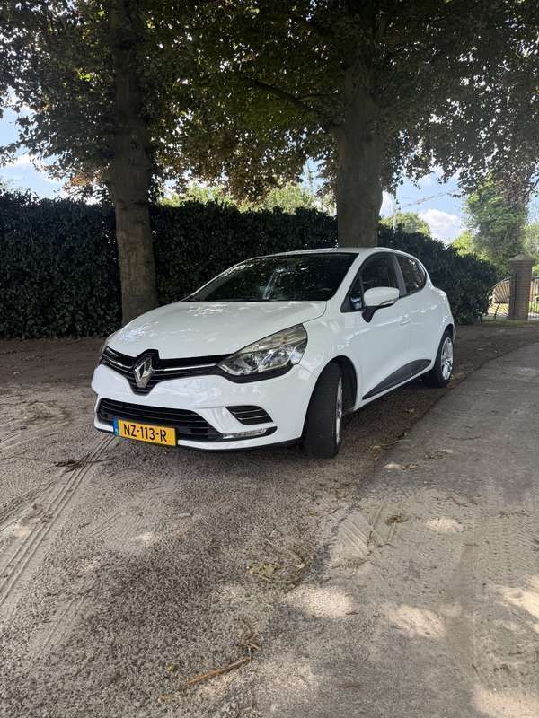 Wit Gebruikt 2017 Renault Clio IV Zen Hatchback | € 6.499 (Goede deal) - Afbeelding 1/4