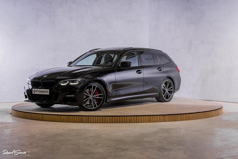 Zwart Gebruikt 2021 BMW 330 Executive Stationwagen | € 38.990 (Iets duurder) - Afbeelding 1/2