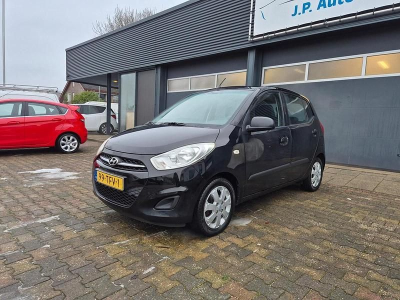 Zwart Occasion 2012 Hyundai i10 Hatchback | € 3.750 (Eerlijke prijs) - Afbeelding 1/4