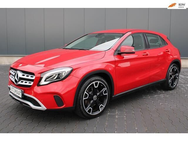 Rood Gebruikt 2017 Mercedes GLA250 Motorsport Edition SUV | € 17.950 - Afbeelding 1/4