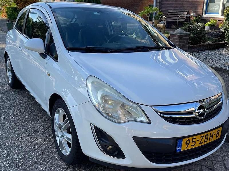 Wit Gebruikt 2012 Opel Corsa Edition MPV | € 2.750 (Eerlijke prijs) - Afbeelding 1/4
