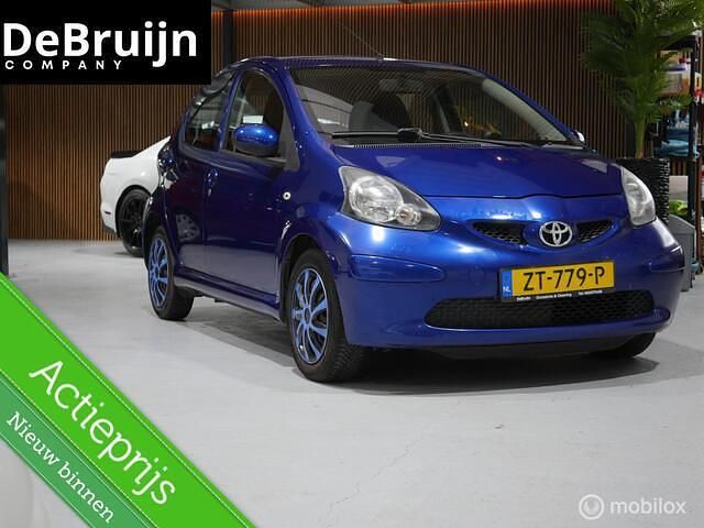 Blauw Occasion 2007 Toyota Aygo Sport Hatchback | € 2.150 (Eerlijke prijs) - Afbeelding 1/4