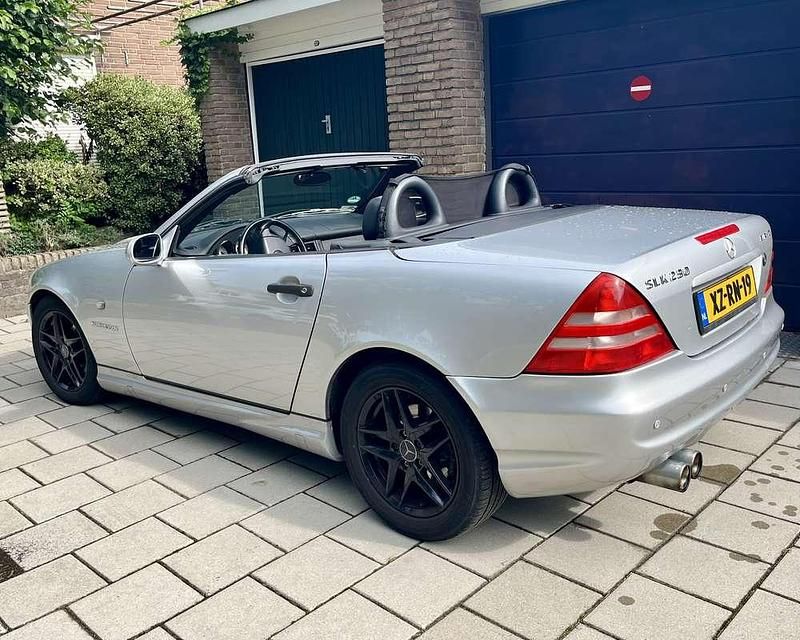 Grijs Gebruikt 1999 Mercedes SLK230 AMG line Cabriolet | € 3.200 (Super prijs) - Afbeelding 1/4