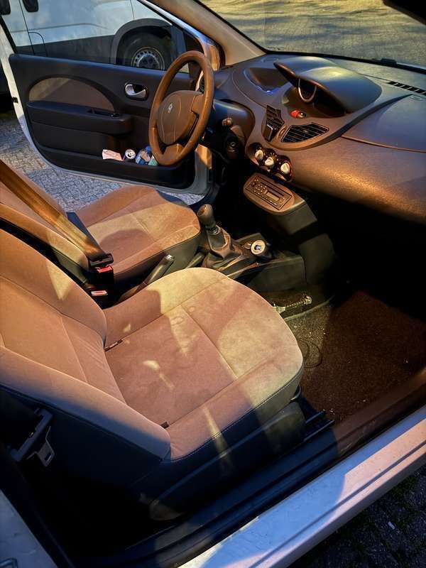Wit Gebruikt 2010 Renault Twingo Authentique Hatchback | € 2.000 (Eerlijke prijs) - Afbeelding 1/4