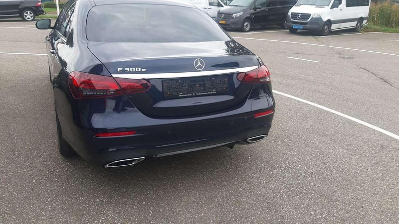 Blauw Gebruikt 2022 Mercedes E300 AMG Sedan | € 45.000 (Super prijs) - Afbeelding 1/4