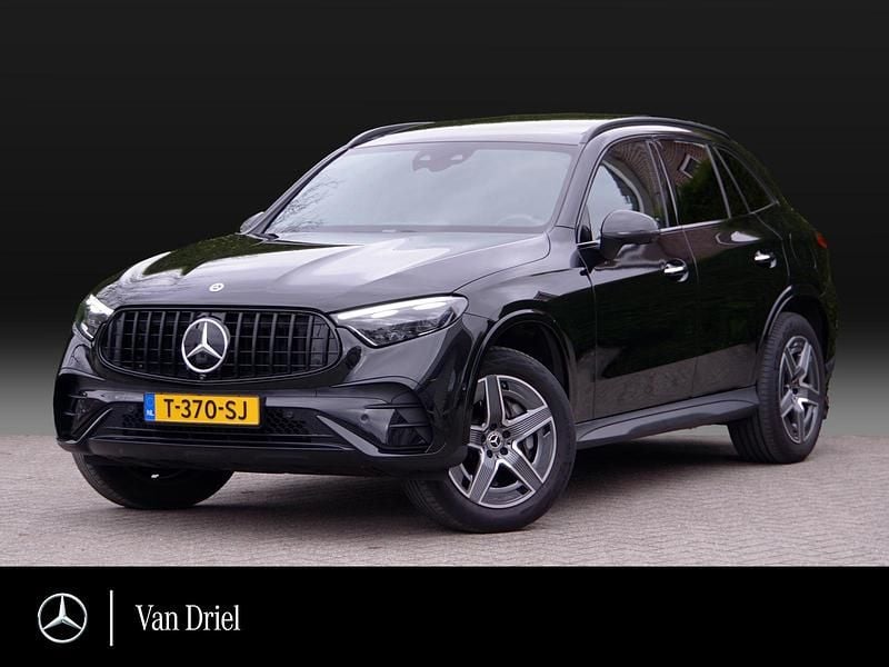 Zwart Occasion 2022 Mercedes GLC300e AMG line SUV | € 59.950 - Afbeelding 1/4