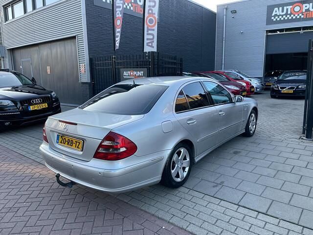 Occasion Mercedes E220 Avantgarde 150 PK (110 kW) 2005 Grijs Sedan