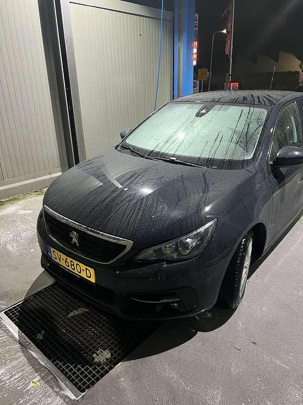 Grijs Gebruikt 2018 Peugeot 308 Hatchback | € 6.000 (Goede deal) - Afbeelding 1/4