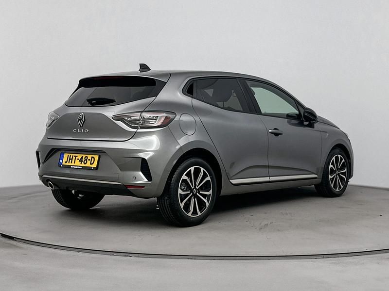 Occasion Renault Clio V Techno 91 PK (66 kW) 2025 Zilver Hatchback