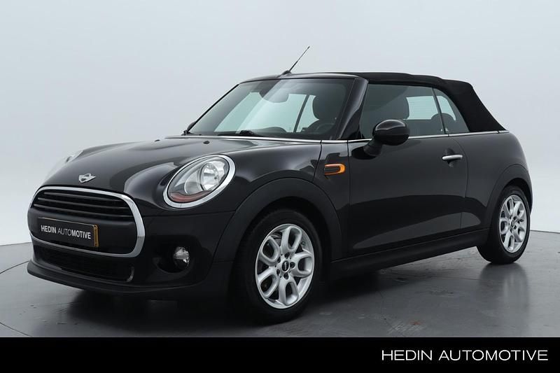 Occasion Mini One Cabriolet Pepper 102 PK (75 kW) 2017 Zwart Cabriolet