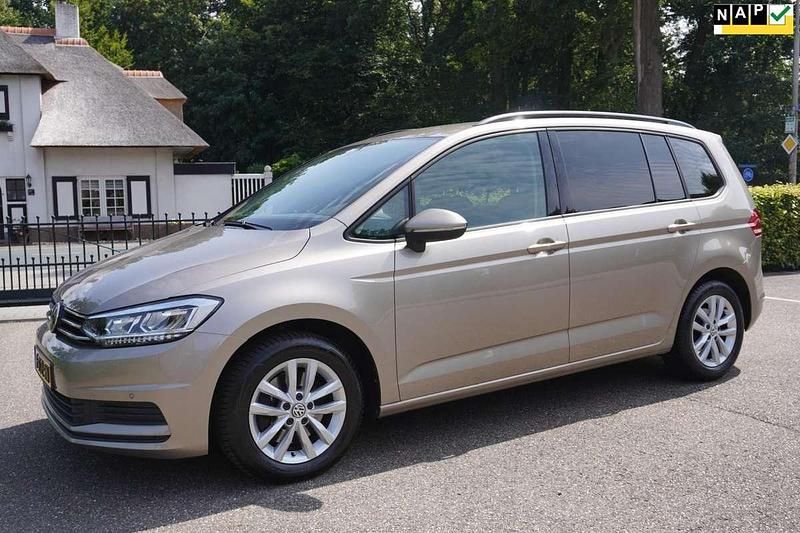 Geel Gebruikt 2019 VW Touran Highline MPV | € 18.900 (Eerlijke prijs) - Afbeelding 1/4