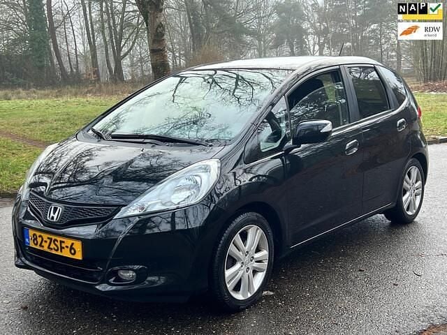 Zwart (metallic) Occasion 2013 Honda Jazz Elegance Hatchback | € 3.950 - Afbeelding 1/4
