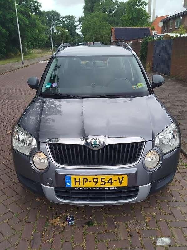 Zilver Gebruikt 2011 Skoda Yeti Active SUV | € 5.500 (Eerlijke prijs) - Afbeelding 1/4