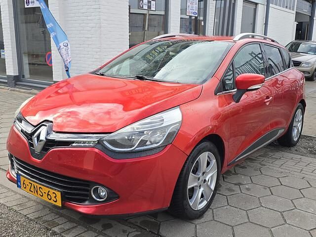 Rood Gebruikt 2014 Renault Clio GrandTour Dynamique Stationwagen | € 5.499 (Eerlijke prijs) - Afbeelding 1/4