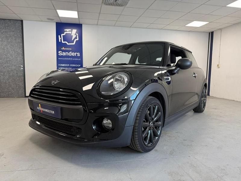Zwart Gebruikt 2019 Mini Cooper Pepper Hatchback | € 16.000 (Eerlijke prijs) - Afbeelding 1/4