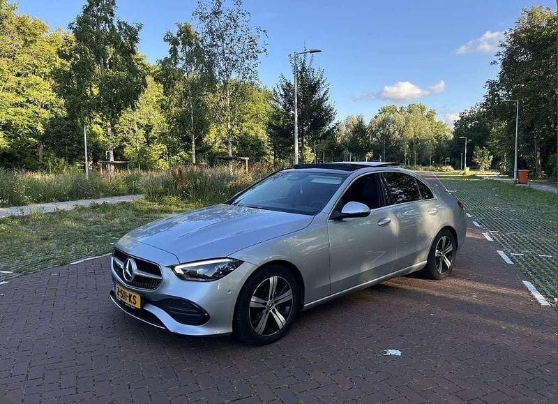 Zilver Gebruikt 2023 Mercedes C200 AMG line Sedan | € 49.300 (Eerlijke prijs) - Afbeelding 1/4