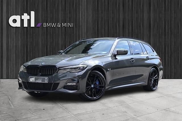 Grijs Gebruikt 2022 BMW 330 Executive Stationwagen | € 34.850 (Goede deal) - Afbeelding 1/4