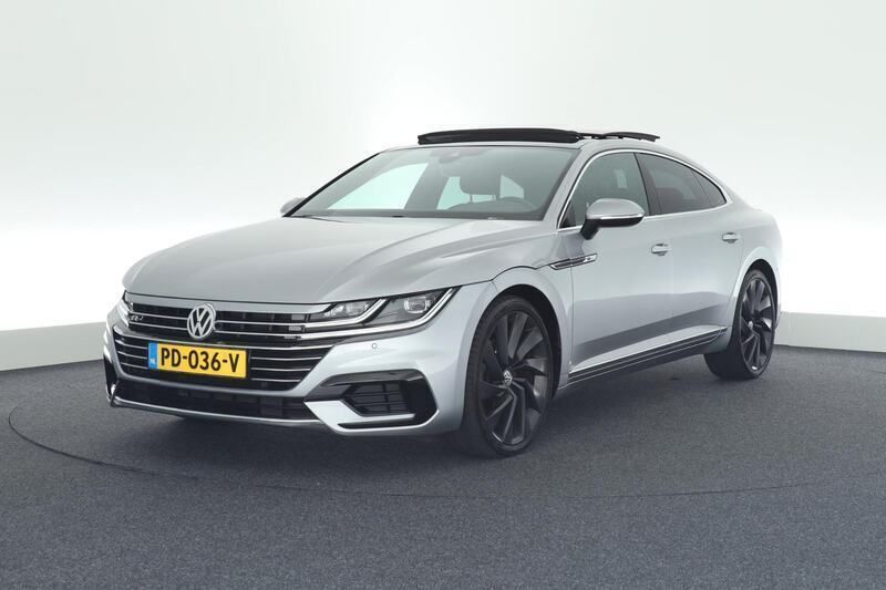 Grijs Gebruikt 2017 VW Arteon R-line Hatchback | € 25.449 (Eerlijke prijs) - Afbeelding 1/4
