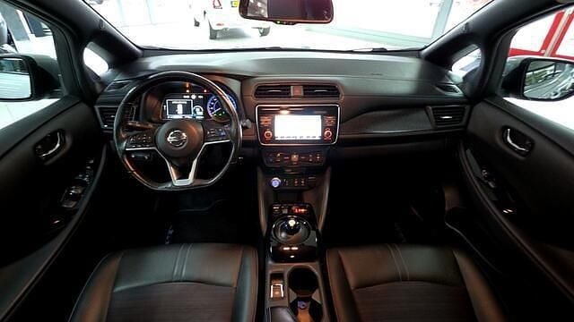 Occasion Nissan Leaf Tekna 110 kW (150 PK) 2018 Grijs Hatchback