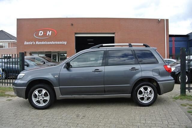 Grijs Gebruikt 2006 Mitsubishi Outlander Invite+ SUV | € 1.699 (Goede deal) - Afbeelding 1/4