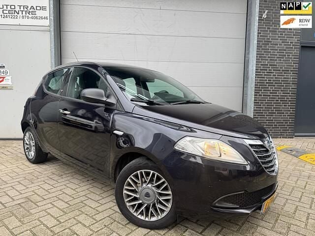 Occasion Lancia Ypsilon Silver 86 PK (63 kW) 2014 Blauw Hatchback