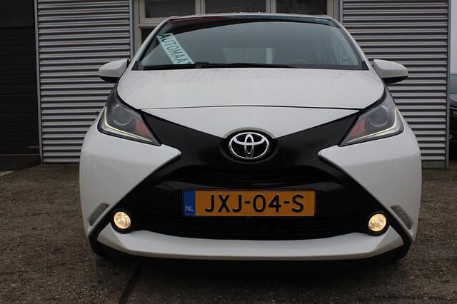 Occasion Toyota Aygo X-play 69 PK (50 kW) 2014 Wit Hatchback