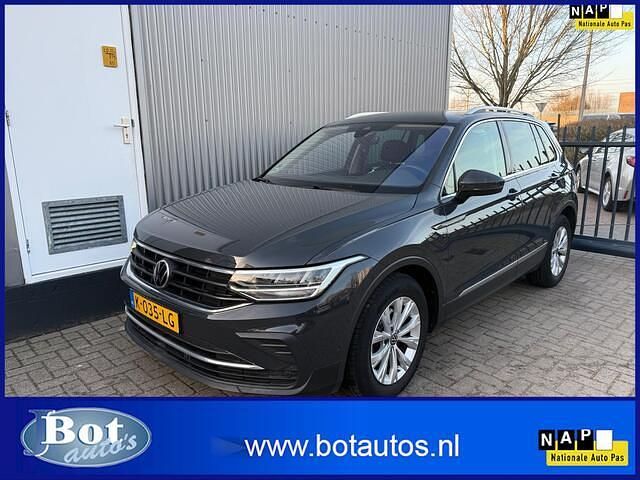 Grijs Occasion 2021 VW Tiguan Business SUV | € 23.900 (Super prijs) - Afbeelding 1/4