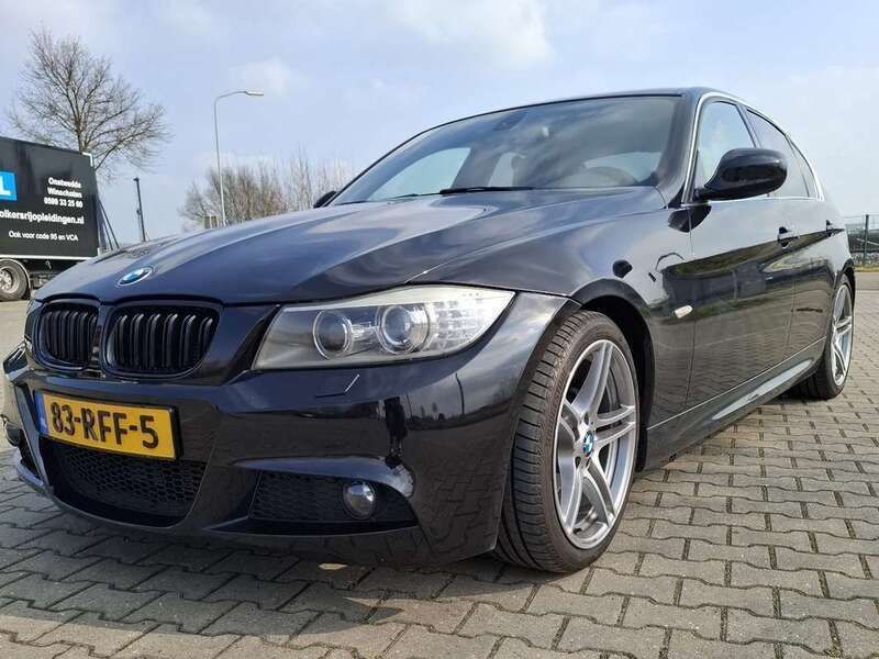 Zwart Gebruikt 2011 BMW 320 M Sport Sedan | € 10.250 (Duur) - Afbeelding 1/4