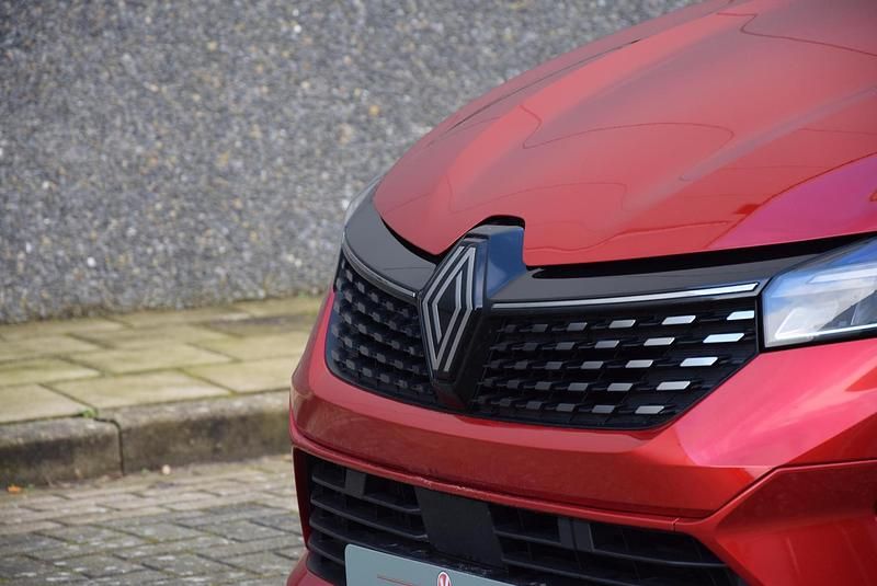 Occasion Renault Clio V Techno 91 PK (66 kW) 2024 Rood Hatchback