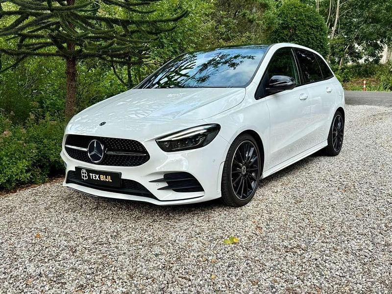 Wit Gebruikt 2019 Mercedes B200 AMG MPV | € 23.950 (Goede deal) - Afbeelding 1/4