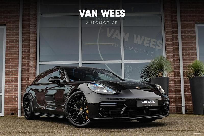 Zwart Occasion 2018 Porsche Panamera Sport Turismo Stationwagen | € 69.950 (Iets duurder) - Afbeelding 1/3