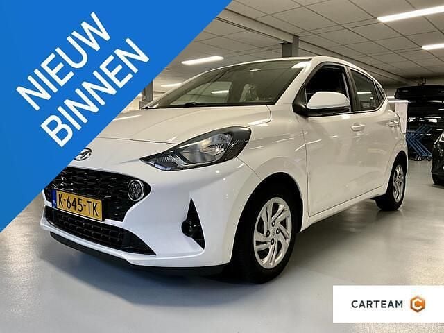 Wit Gebruikt 2021 Hyundai i10 Comfort Hatchback | € 14.950 (Eerlijke prijs) - Afbeelding 1/4