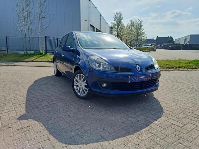 Blauw Gebruikt 2006 Renault Clio II Dynamique Hatchback | € 1.940 (Eerlijke prijs) - Afbeelding 1/4