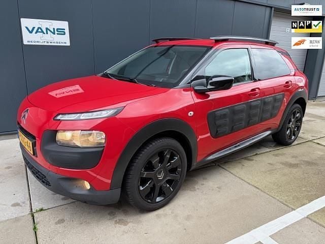 Rood Gebruikt 2014 Citroën C4 Cactus PureTech Hatchback | € 6.445 (Eerlijke prijs) - Afbeelding 1/4