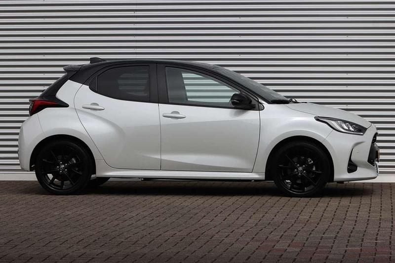 Occasion 2022 Toyota Yaris Hybrid Executive Hatchback – 6181AE AE ...
