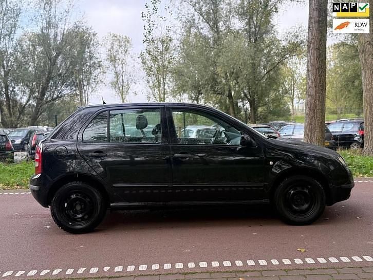 Gebruikt 2002 Skoda Fabia Comfort | € 899 - Afbeelding 1/1